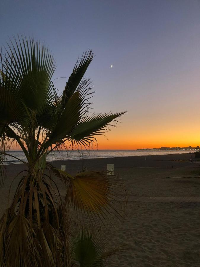 Nice Apartment Near The Beach フエンヒロラ エクステリア 写真