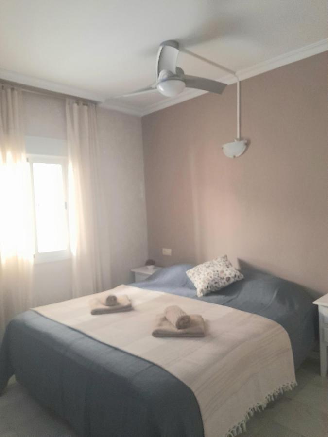 Nice Apartment Near The Beach フエンヒロラ エクステリア 写真