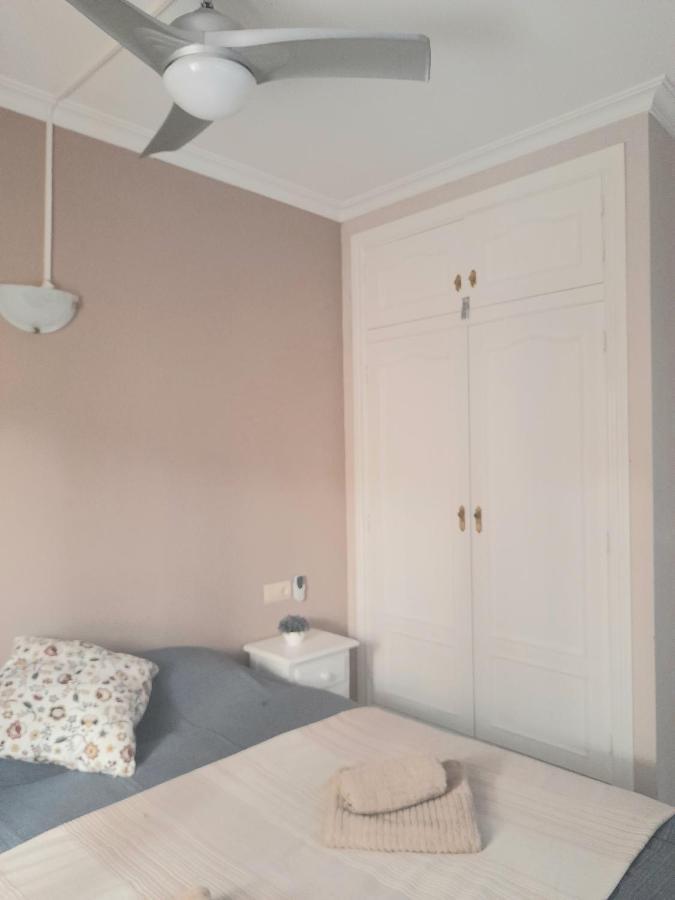 Nice Apartment Near The Beach フエンヒロラ エクステリア 写真